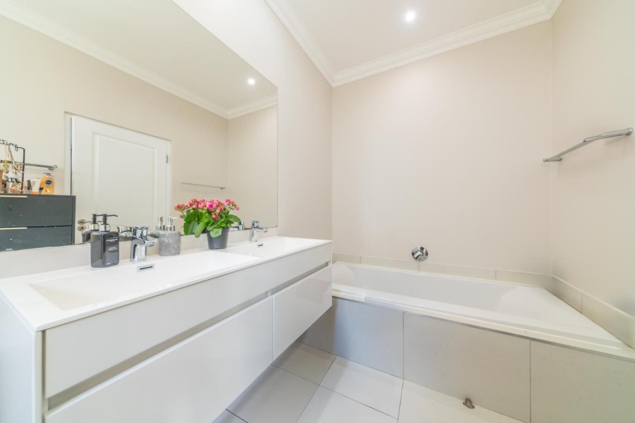 3 Bedroom Property for Sale in Val De Vie Estate Western Cape